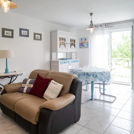 Dans Au Calme Avec Piscine Apartmán *