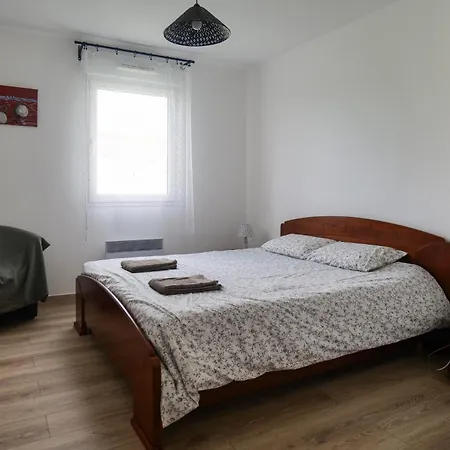 Apartmán Dans Au Calme Avec Piscine